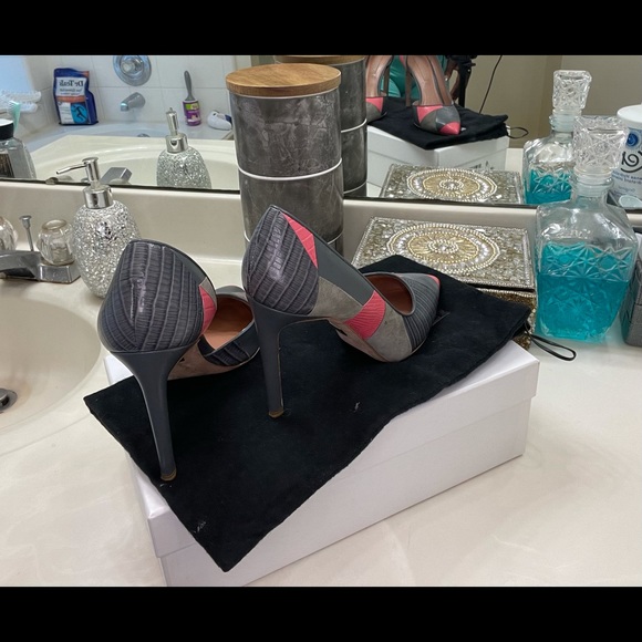 Hugo Boss - Picture 4 of 7